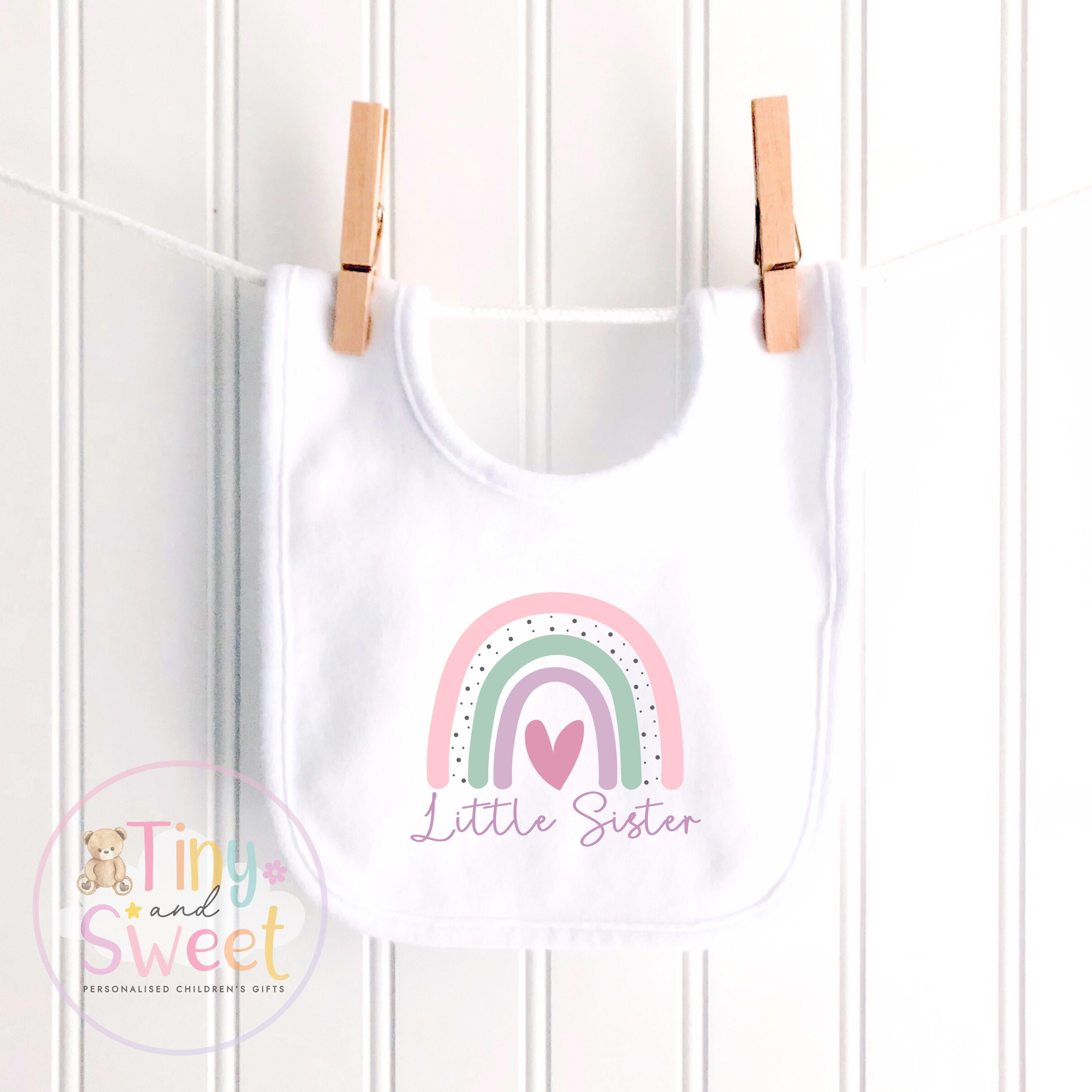 Adorable Little/Big Sister Sleepsuit T Shirt: Pink Rainbow Design for Newborn Baby Announcement & Sibling Gift