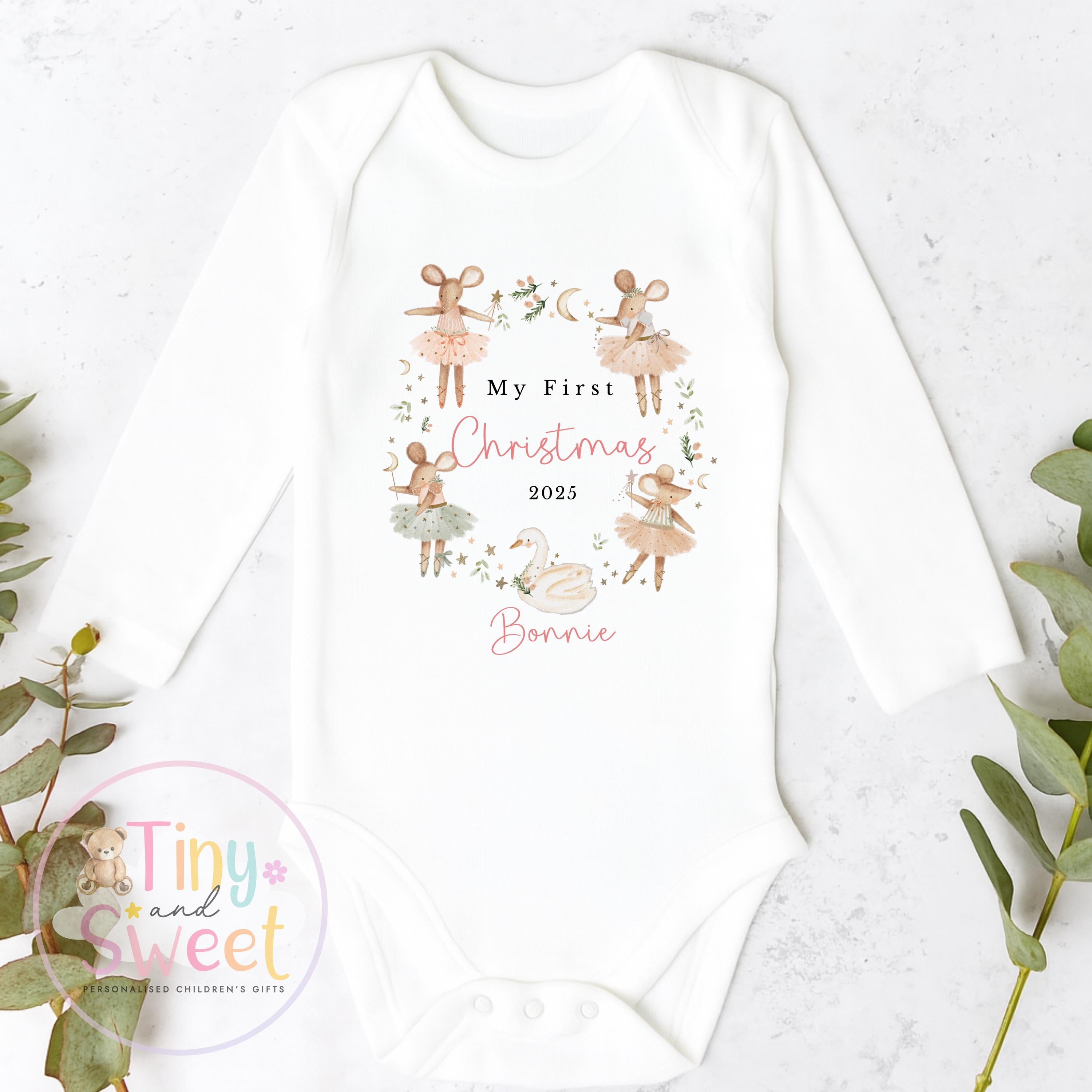 Personalised Girls First Christmas Wreath Sleepsuit, Babies 1st Xmas Gift Idea, Pyjamas, 1st Xmas Babygrow, Christmas Outfit for baby