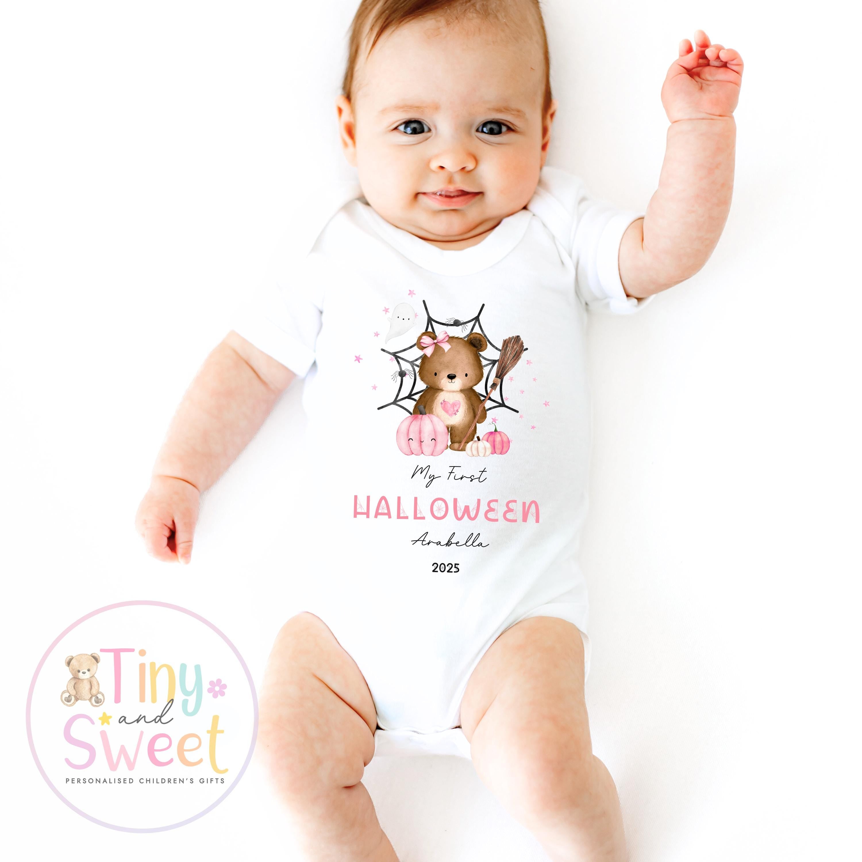 Personalised My First Halloween T Shirt – First Halloween –Baby’s 1st Halloween Outfit with Name – Custom Baby Grow – Halloween Baby Gift