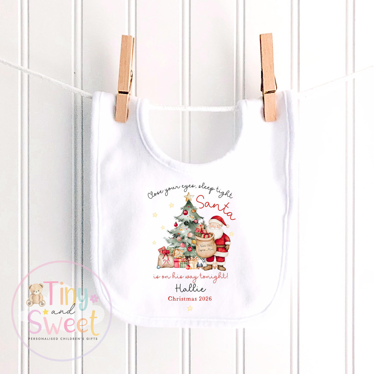 Santa on his way tonight Christmas Personalised Sleepsuit/Vest