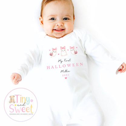 Personalised My First Halloween Sleepsuit – First Halloween –Baby’s 1st Halloween Outfit with Name – Custom Baby Grow – Halloween Baby Gift