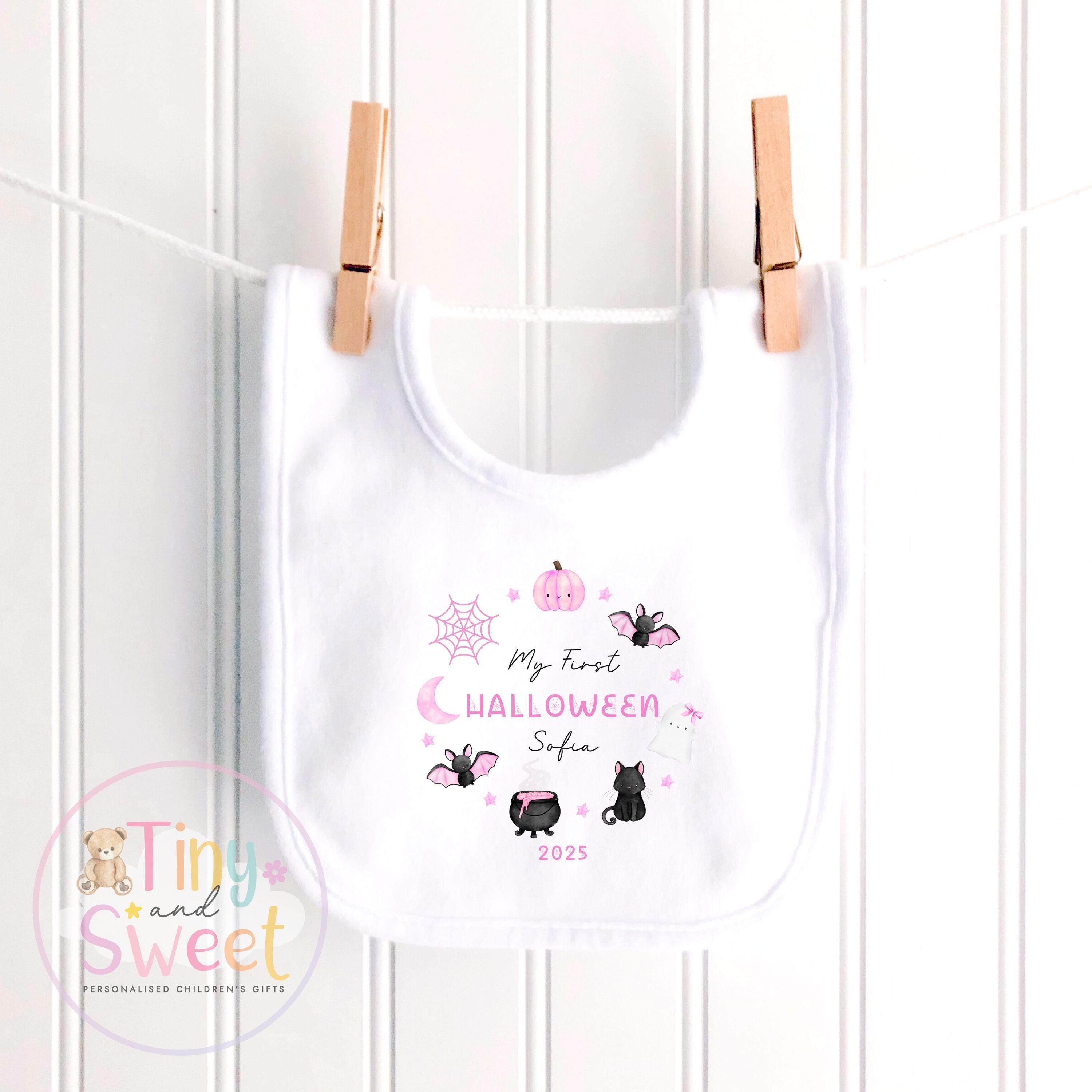 Personalised My First Halloween Sleepsuit – First Halloween –Baby’s 1st Halloween Outfit with Name – Custom Baby Grow – Halloween Baby Gift