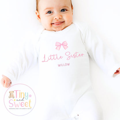 Personalised Adorable Little/Big Sister Sleepsuit T Shirt: Pink Bow Design for Newborn Baby Announcement &amp; Sibling Gift