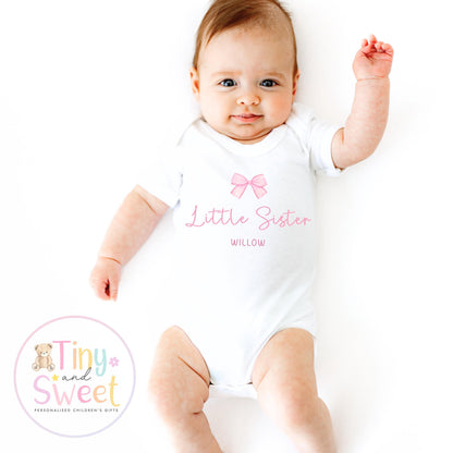 Personalised Adorable Little/Big Sister Sleepsuit T Shirt: Pink Bow Design for Newborn Baby Announcement &amp; Sibling Gift
