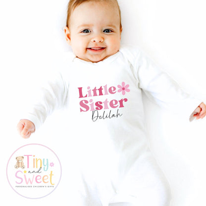 Personalised Adorable Little/Big Sister Sleepsuit T Shirt: Pink Flower Design for Newborn Baby Announcement &amp; Sibling Gift