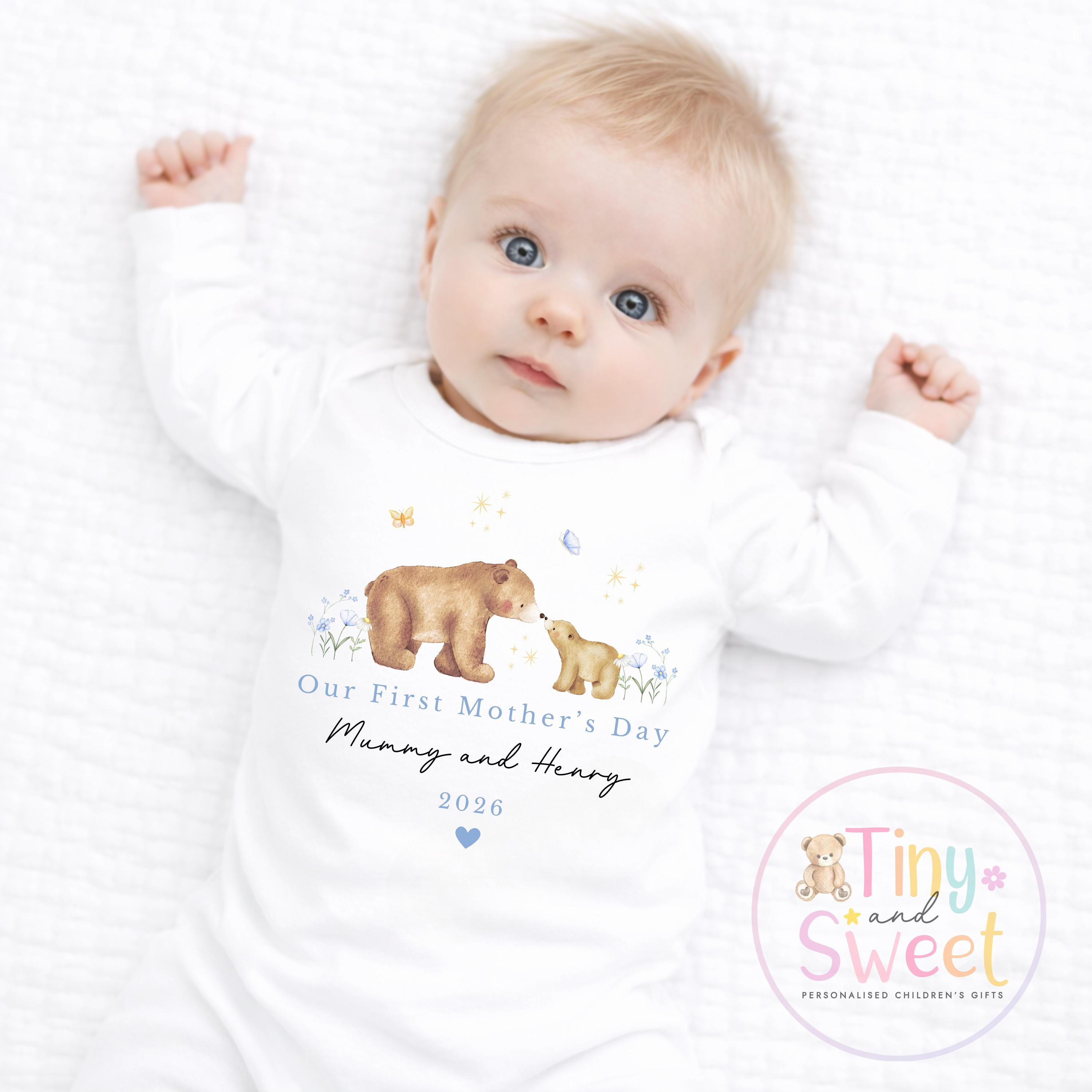 Mothers Day T Shirt, 1st Mothers Day as My Mummy Giraffes, New Mum Gift, Mothers Day, Sleepsuit Babygrow Bodysuit Mommy Babybgrow