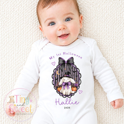 Personalised My First Halloween Sleepsuit – First Halloween –Baby’s 1st Halloween Outfit with Name – Custom Baby Grow – Halloween Baby Gift