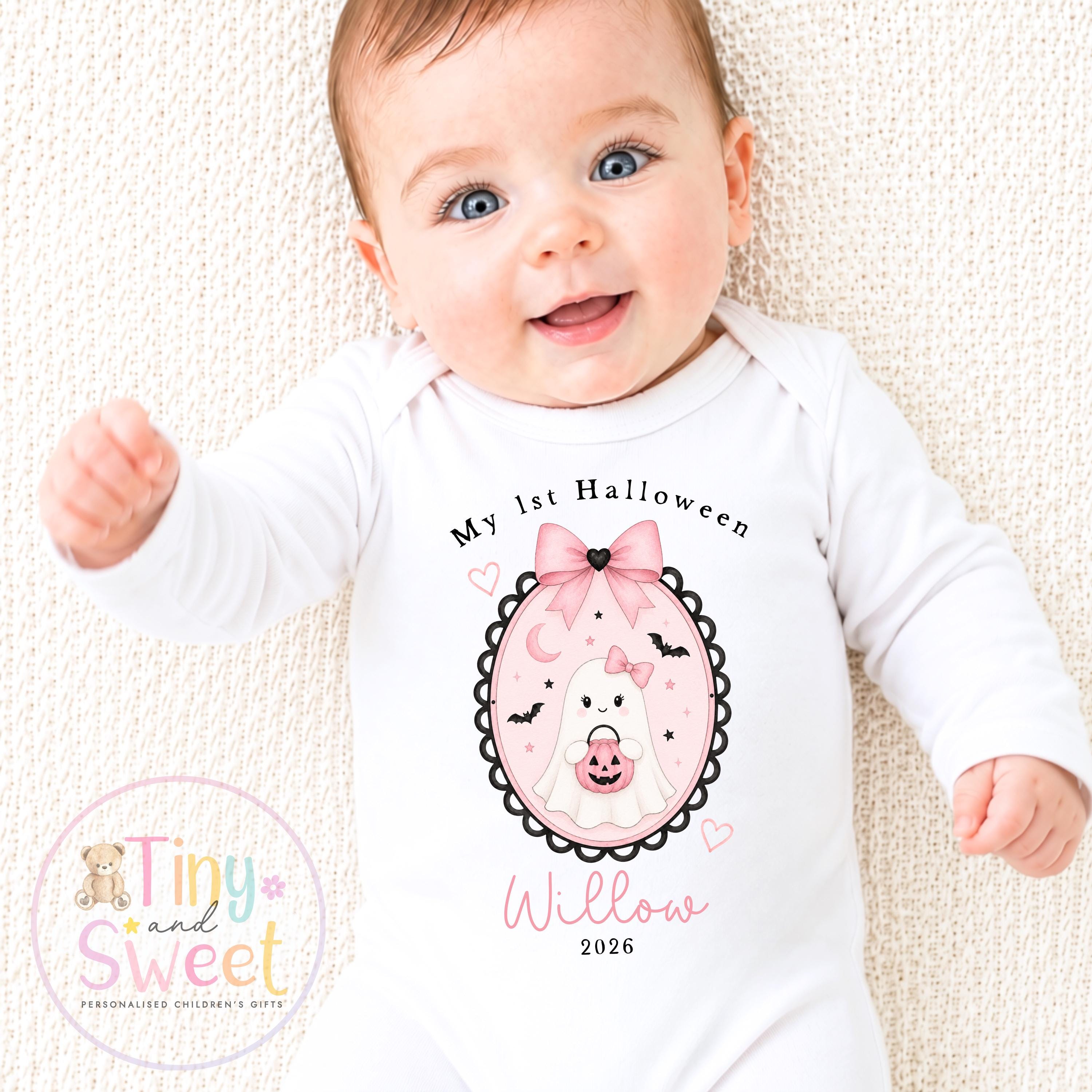 Personalised My First Halloween Sleepsuit – First Halloween –Baby’s 1st Halloween Outfit with Name – Custom Baby Grow – Halloween Baby Gift
