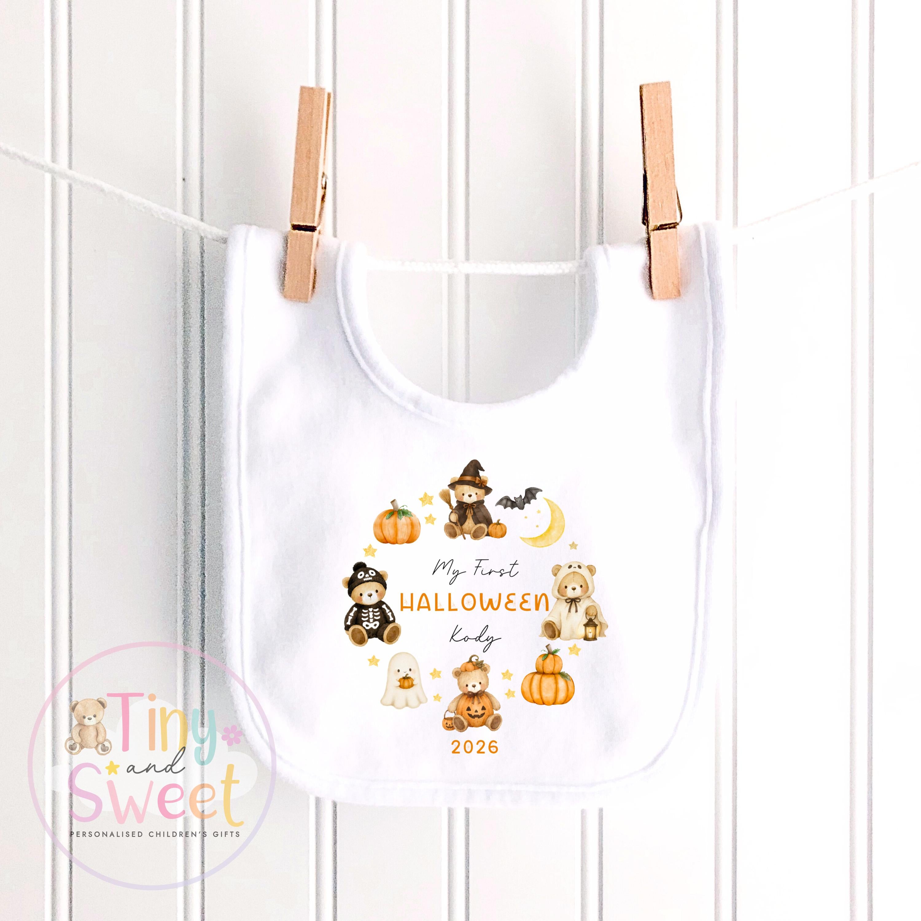 Personalised My First Halloween Sleepsuit – First Halloween –Baby’s 1st Halloween Outfit with Name – Custom Baby Grow – Halloween Baby Gift