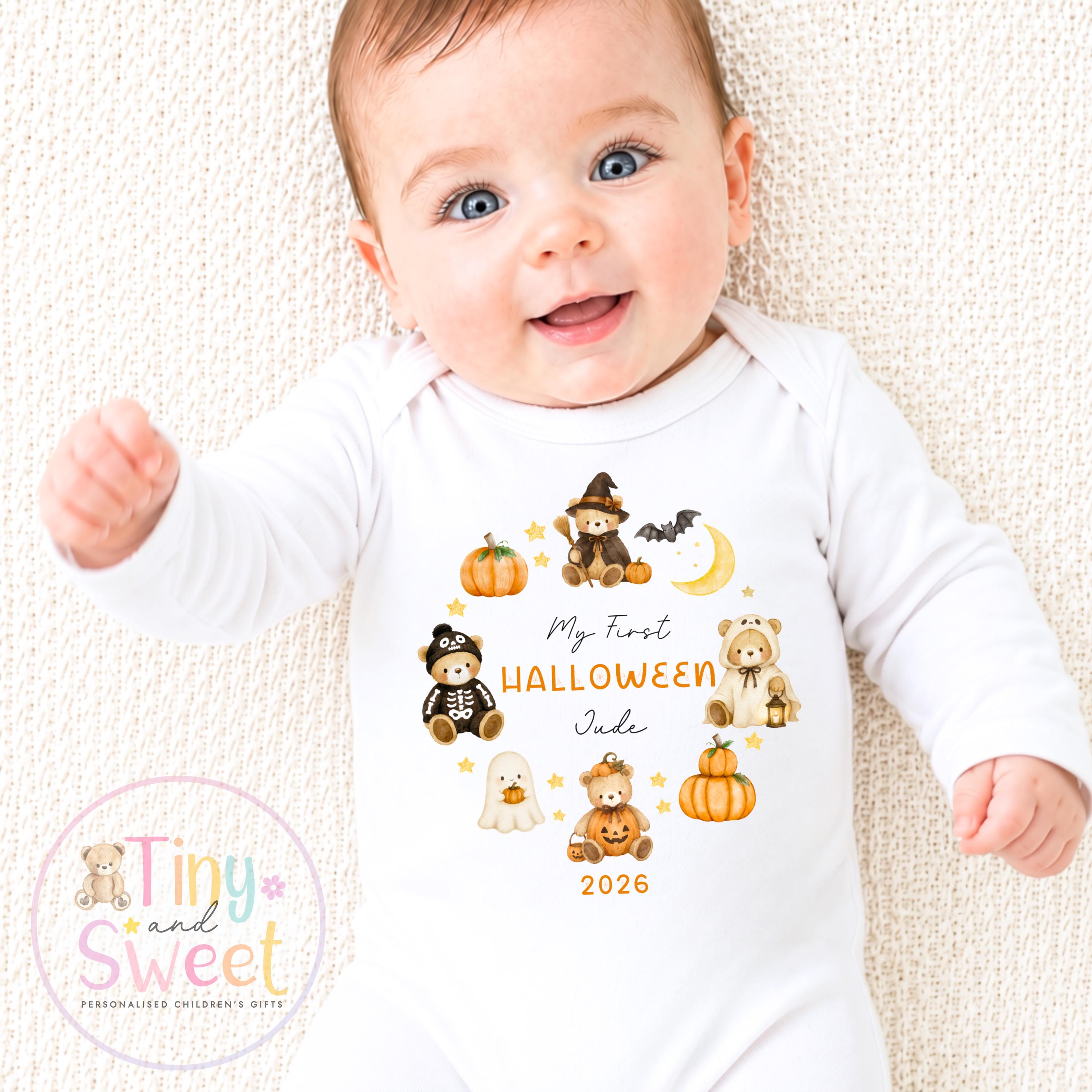 Personalised My First Halloween Sleepsuit – First Halloween –Baby’s 1st Halloween Outfit with Name – Custom Baby Grow – Halloween Baby Gift