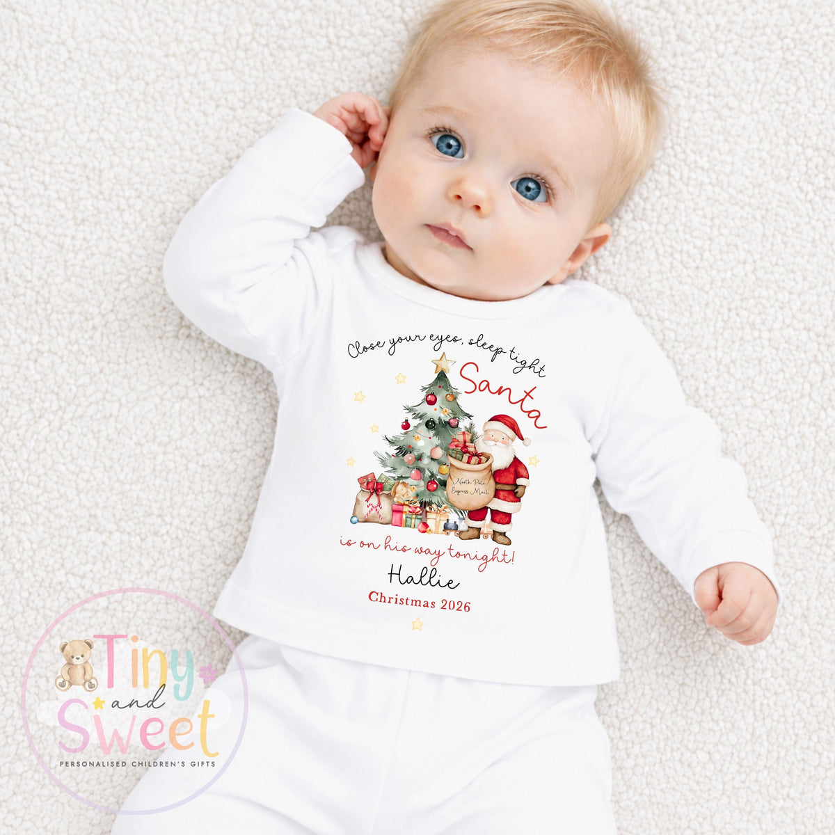 Santa on his way tonight Christmas Personalised Sleepsuit/Vest
